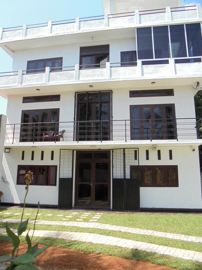 Jmf Hotel Negombo Luaran gambar