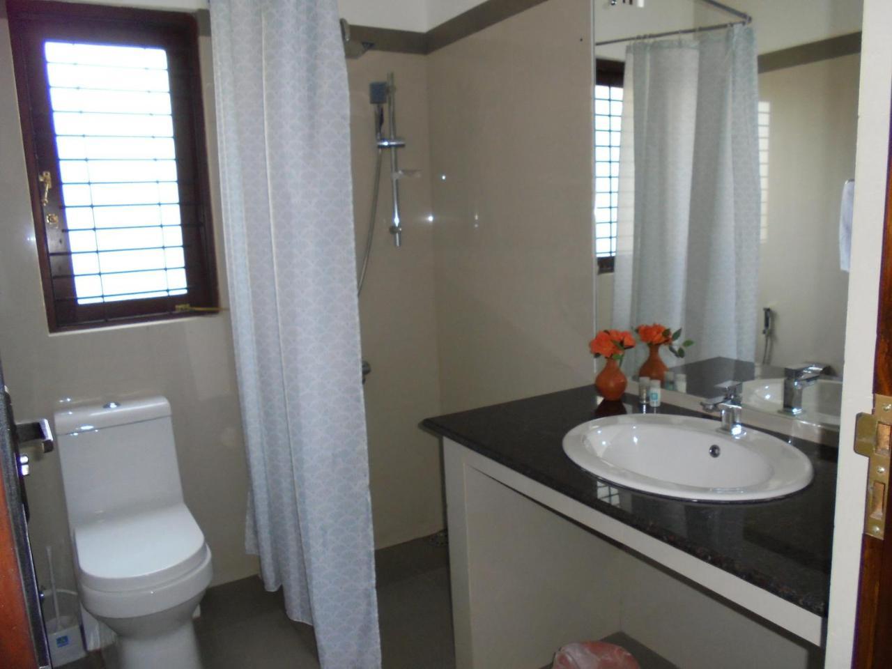 Jmf Hotel Negombo Luaran gambar