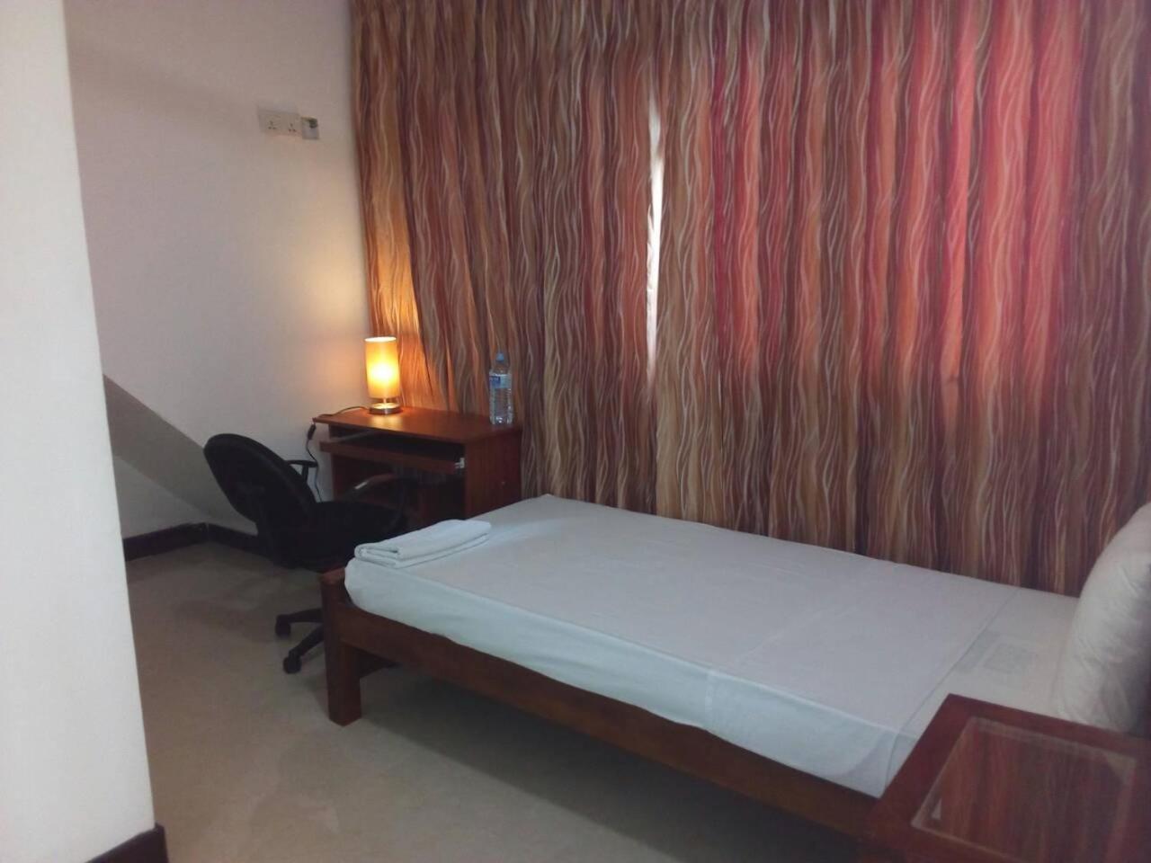 Jmf Hotel Negombo Luaran gambar