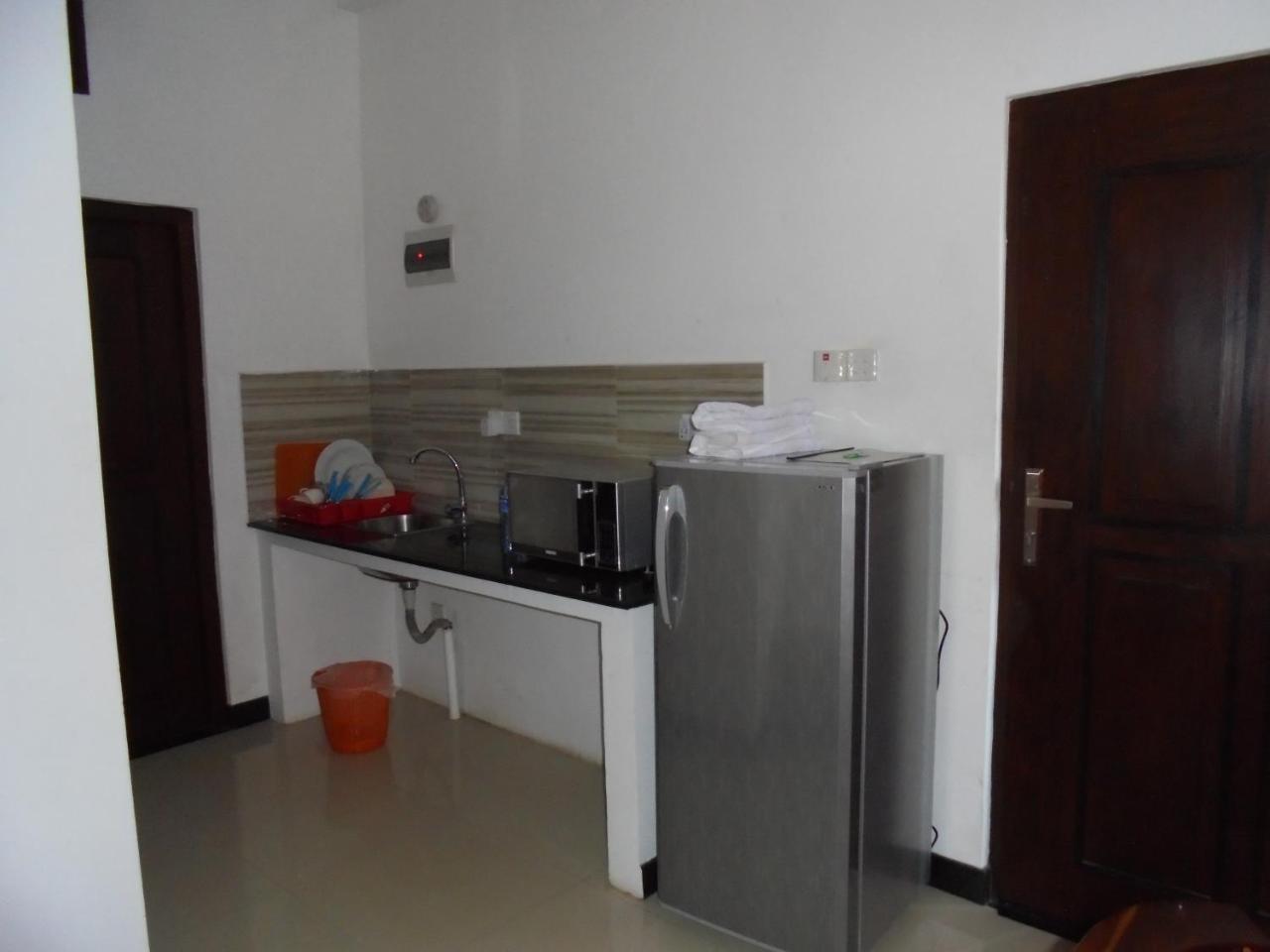 Jmf Hotel Negombo Luaran gambar