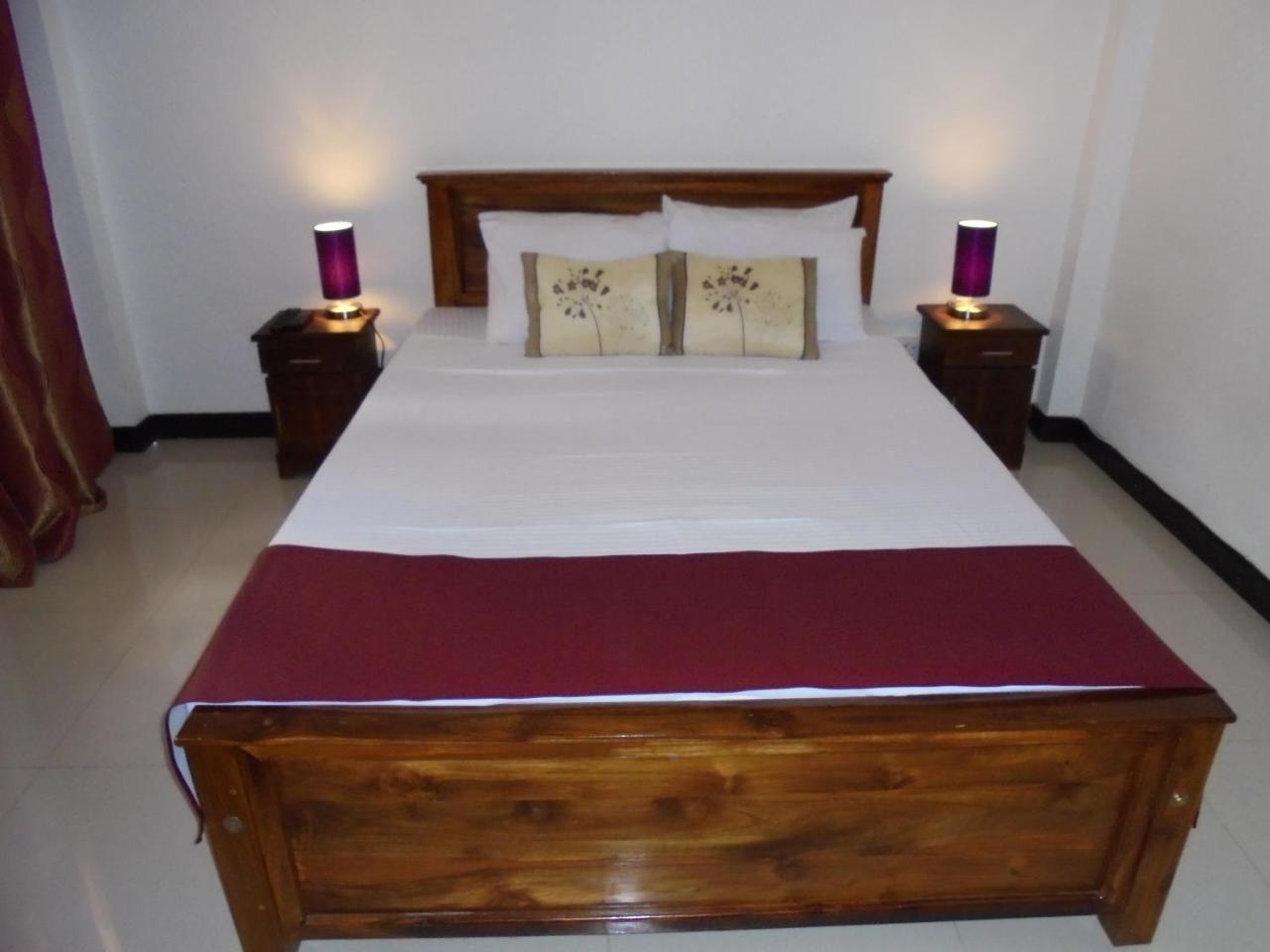 Jmf Hotel Negombo Luaran gambar