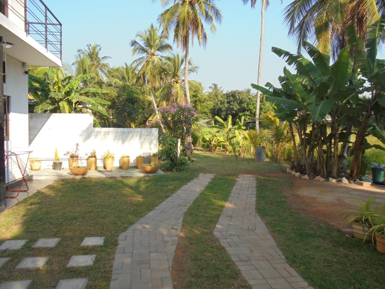 Jmf Hotel Negombo Luaran gambar