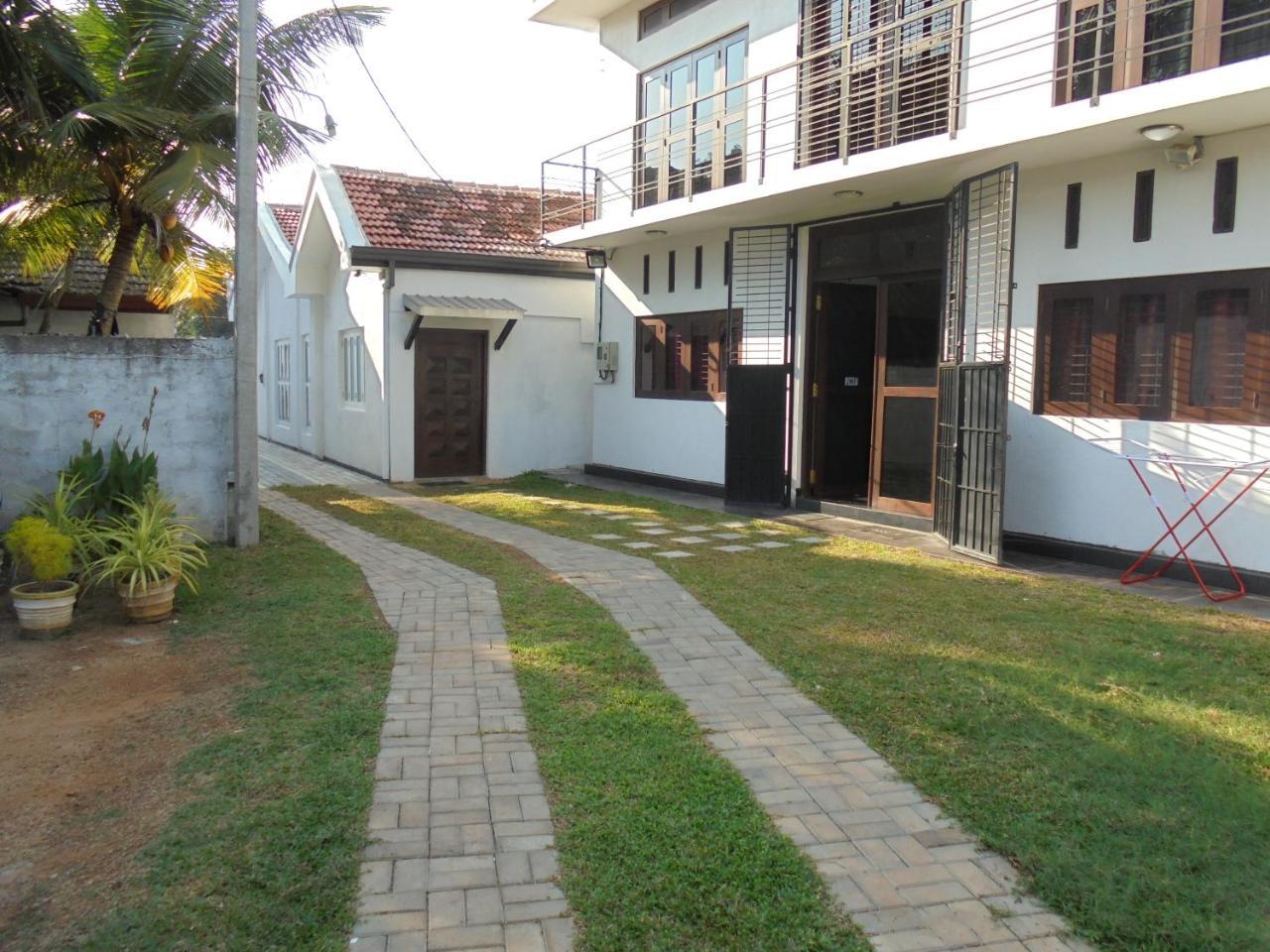Jmf Hotel Negombo Luaran gambar