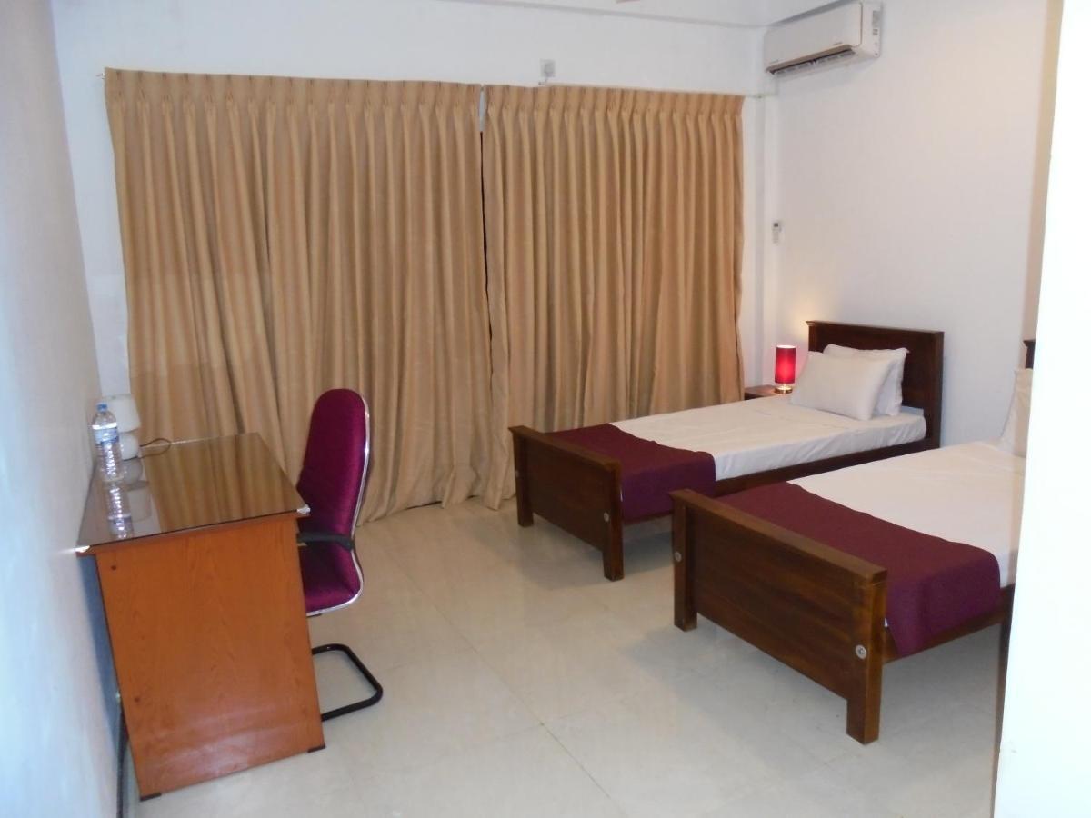 Jmf Hotel Negombo Luaran gambar